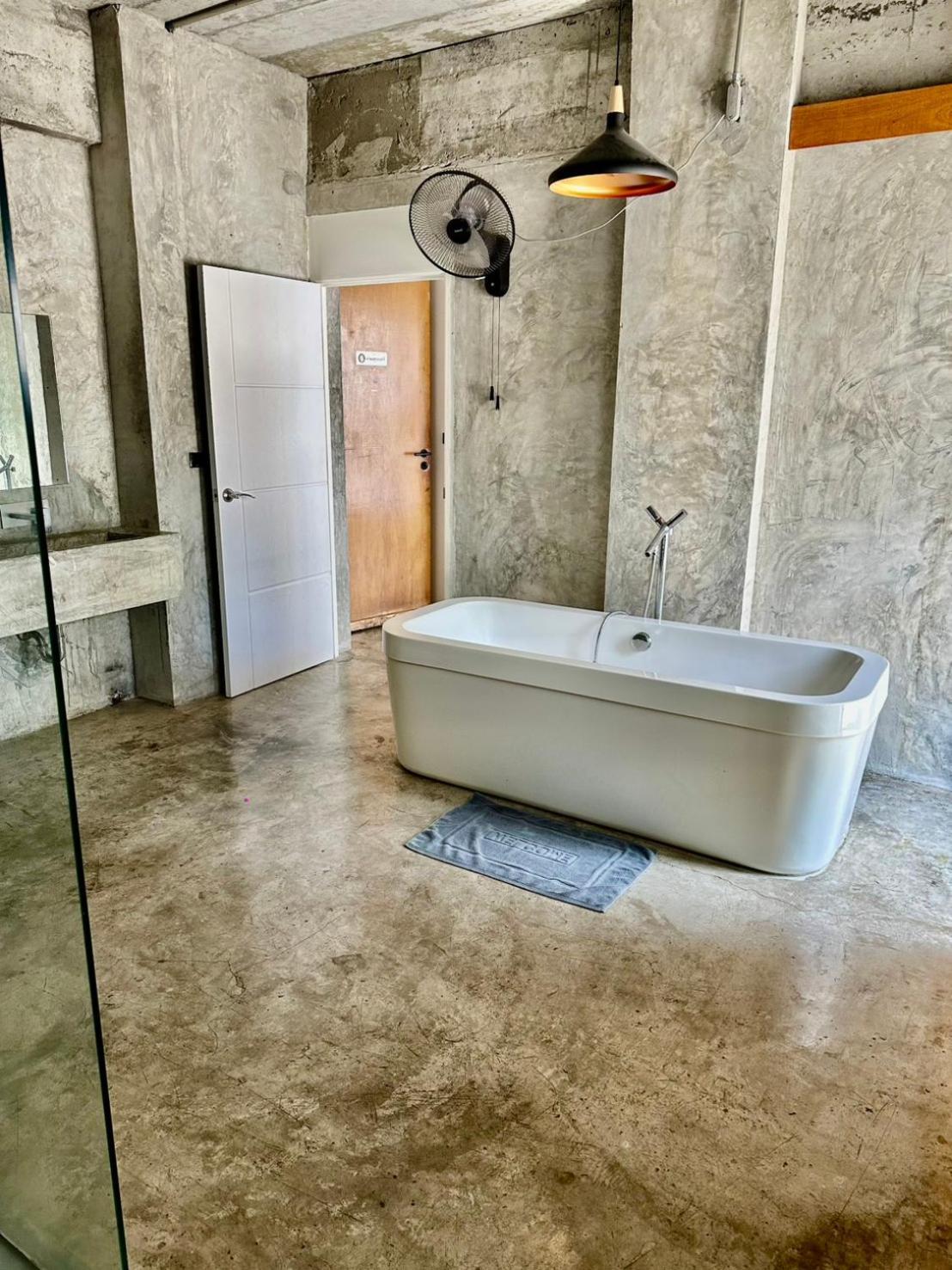 Ella Lamoon Hotel 3*